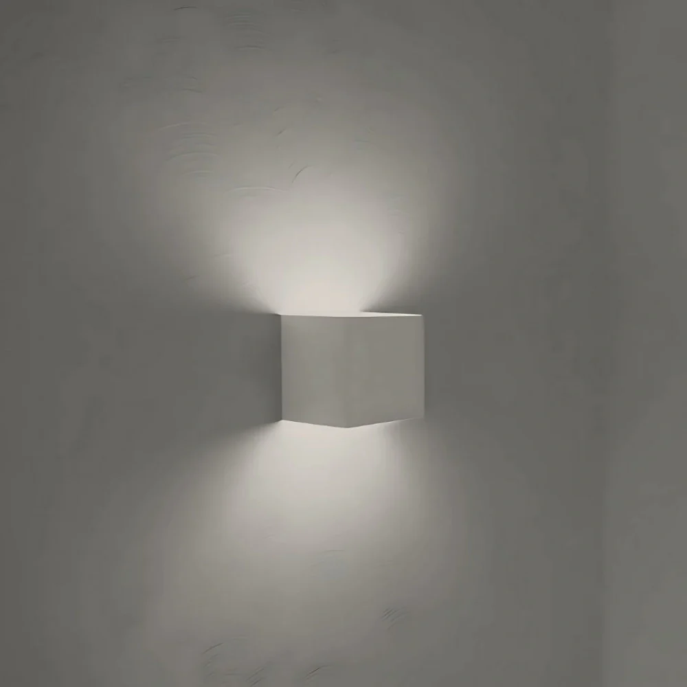 Adjustable LED Wall Light | Modern Design & Versatile Use 3
