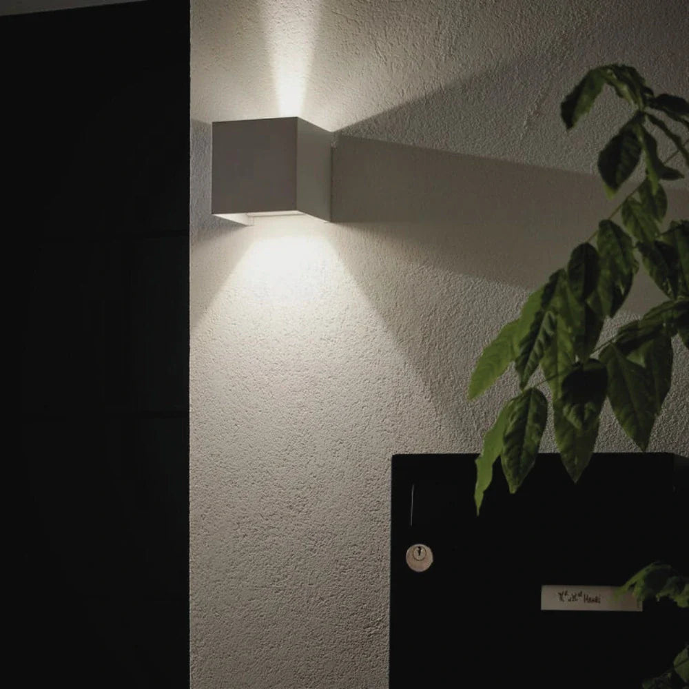 Adjustable LED Wall Light | Waterproof & Energy-Efficient 8