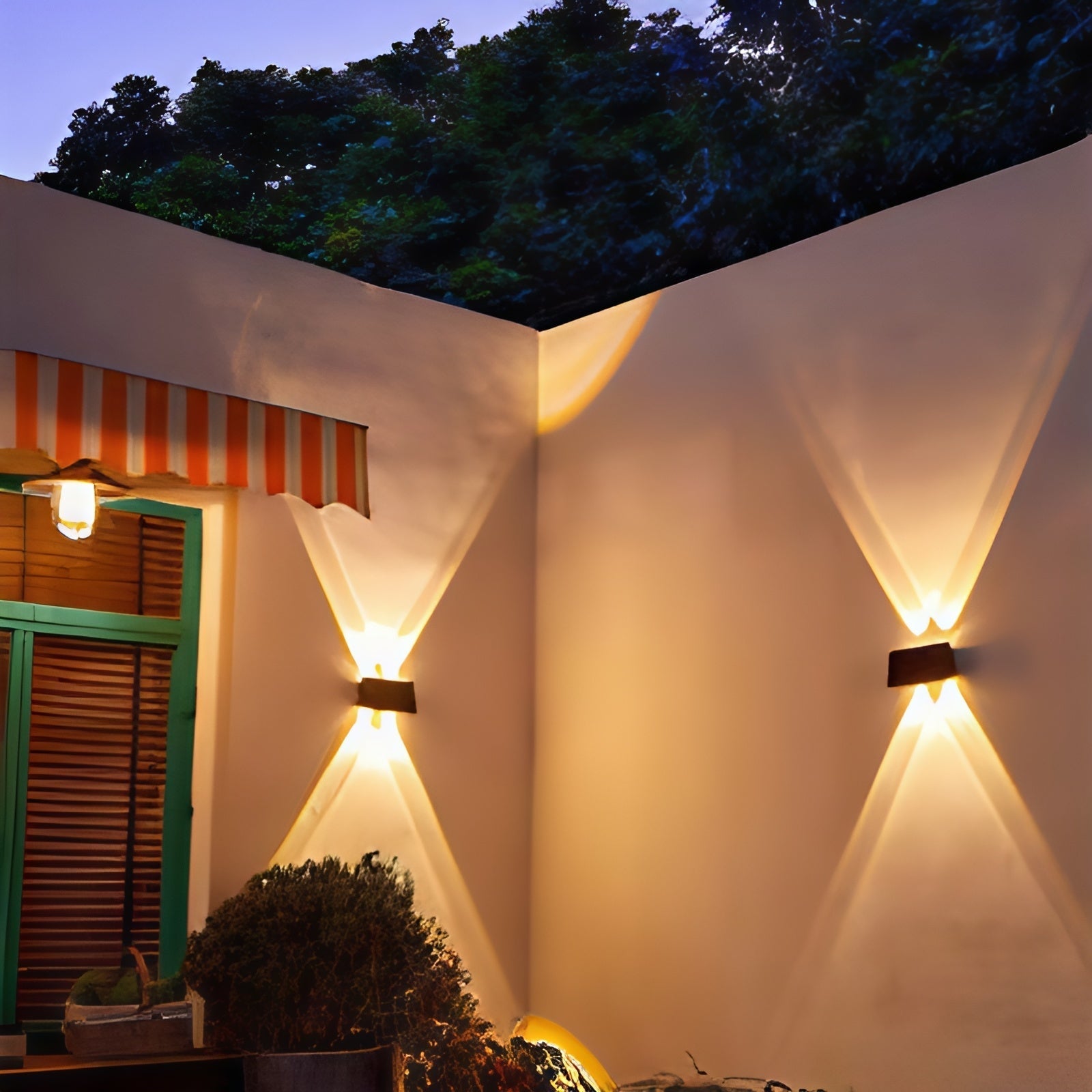 Eco-Friendly Solar Wall Light | LED Outdoor Illumination 1