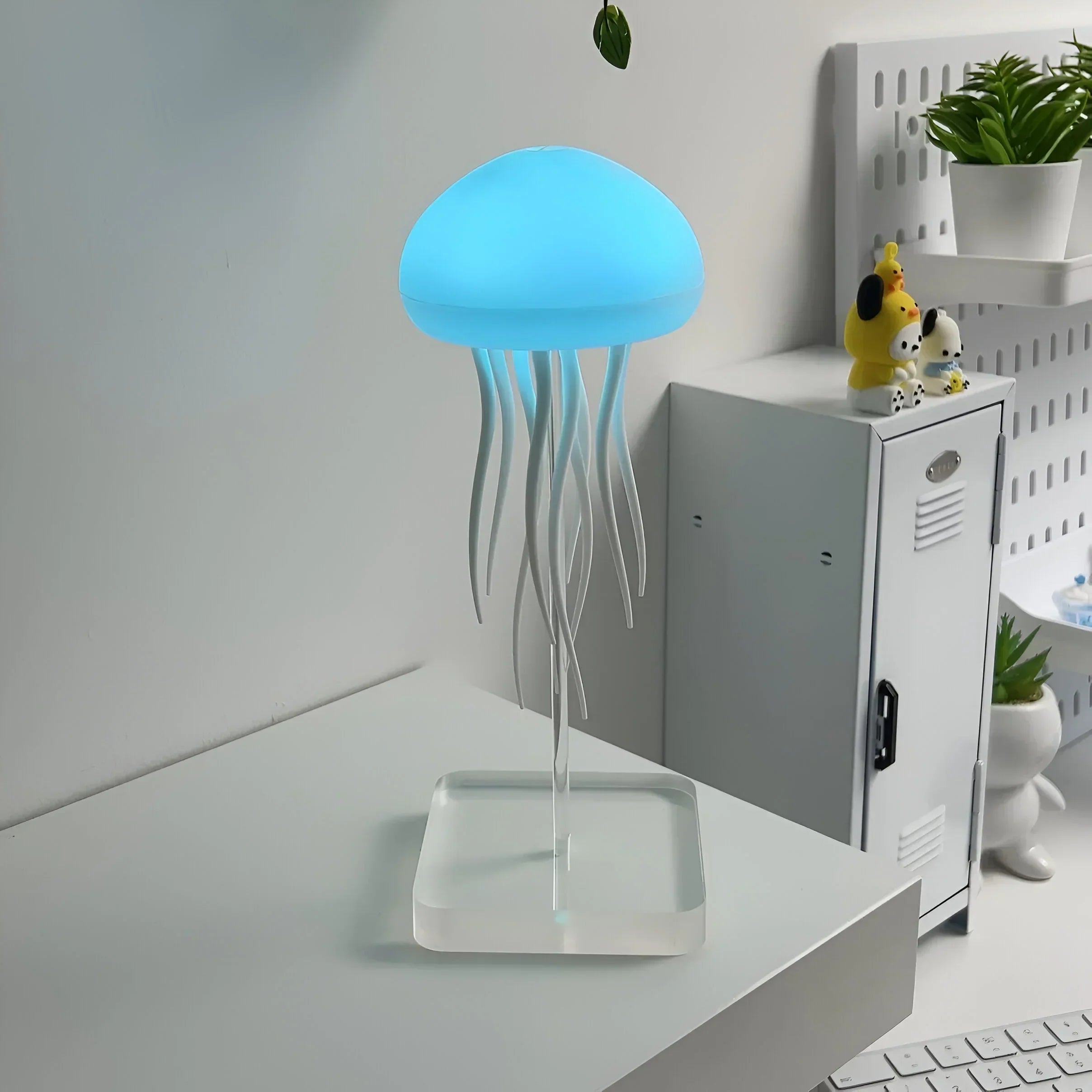 Lifelike Jellyfish LED Lamp | Soothing Ambient Light 2