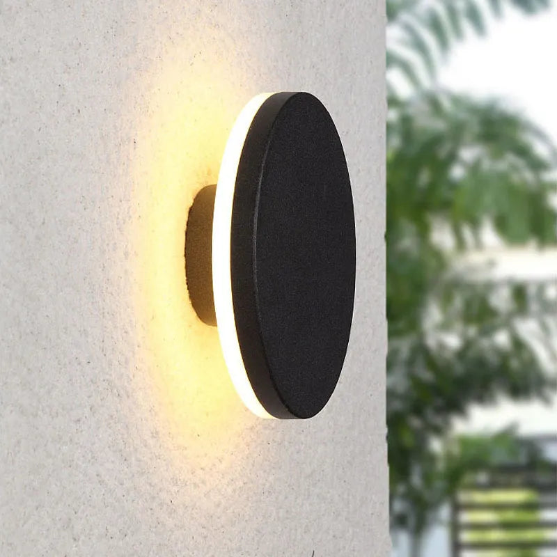 Modern Black Outdoor Wall Light | Waterproof & Energy-Efficient 8