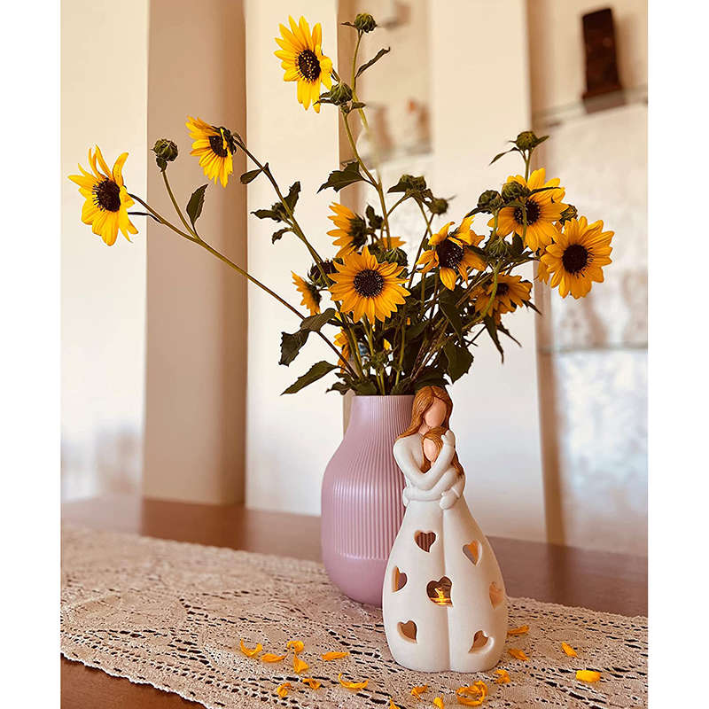 Romantic Resin Table Lamp | Heart-Shaped Design 7