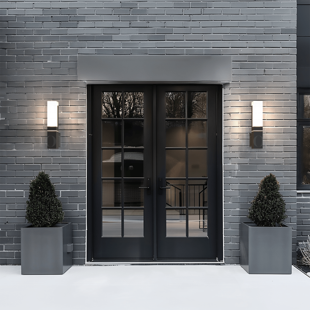 Sleek Modern Outdoor Light | Weather-Resistant Aluminium & LED 1