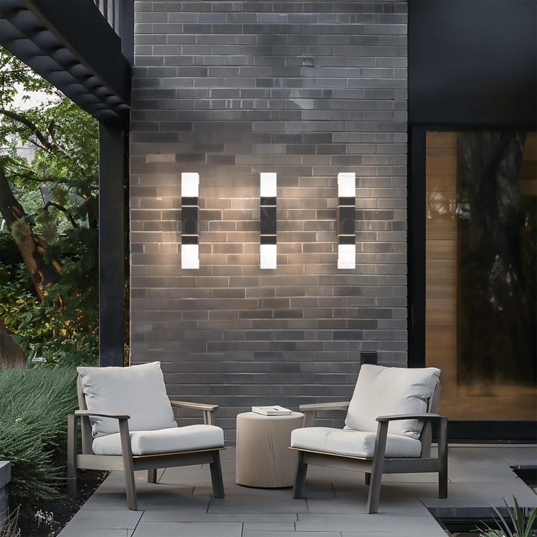 Sleek Modern Outdoor Light | Weather-Resistant Aluminium & LED 2