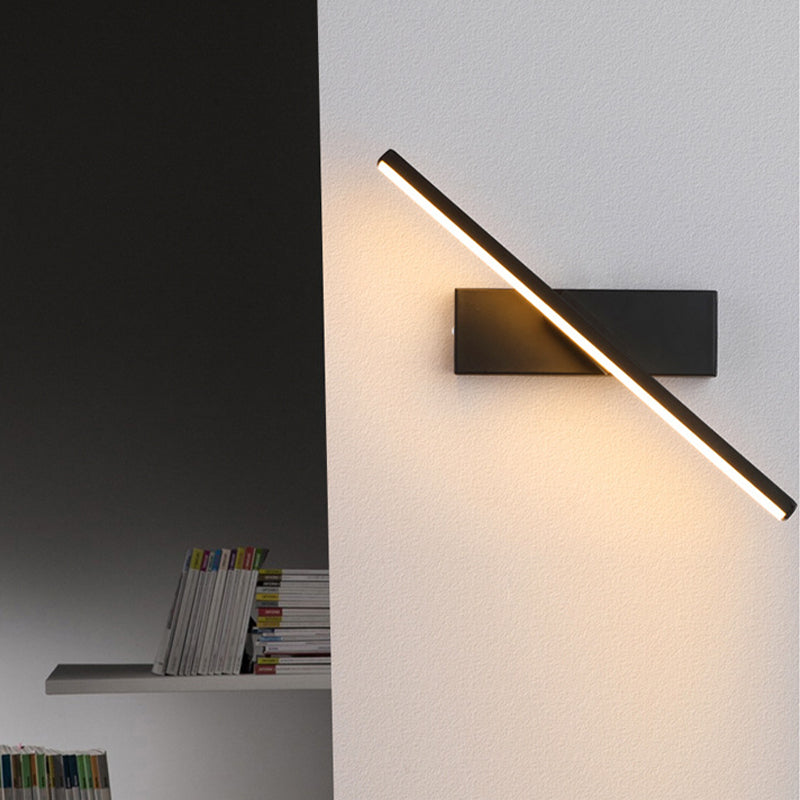Sleek Rotatable Wall Light | Modern Design & LED Included 0