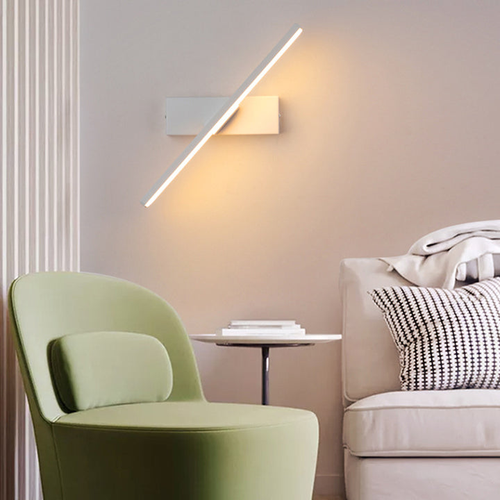 Sleek Rotatable Wall Light | Modern Design & LED Included 7