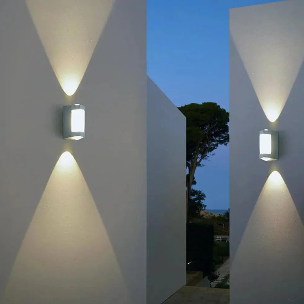 Waterproof Metal Outdoor Wall Light | LED & Energy Efficient 1