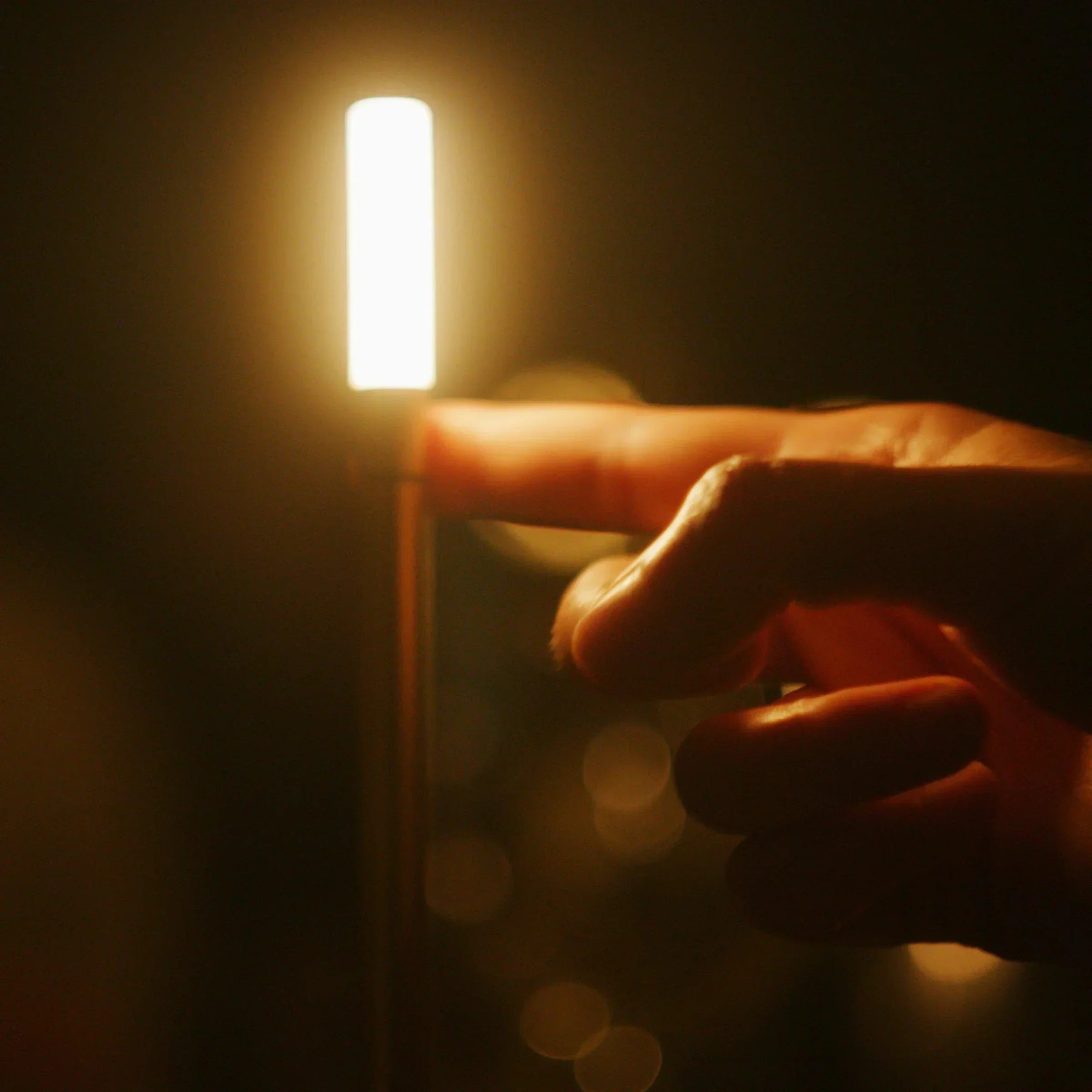 Dimmable LED Table Lamp | Modern Cordless Design & Battery Operated 7