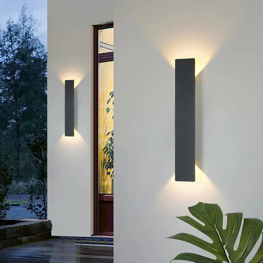 Sleek Black Outdoor Light | Weatherproof & Energy-Efficient 4
