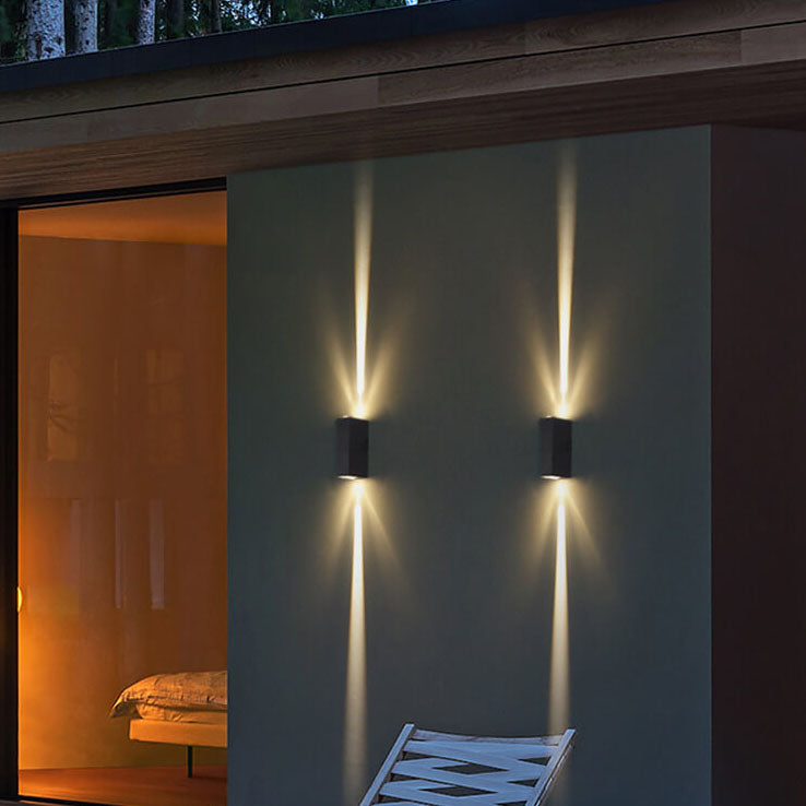 Sleek Black Outdoor Wall Light | Energy-Efficient LED 0