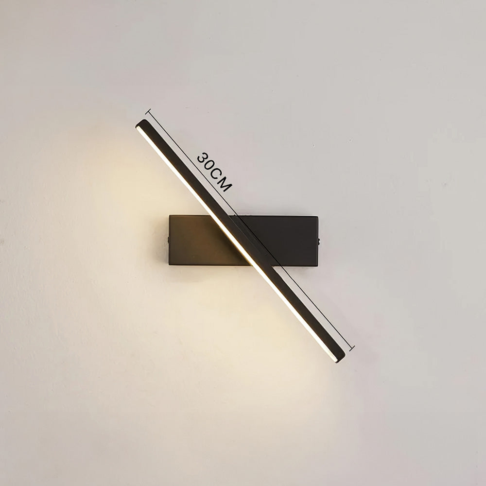 Sleek Rotatable Wall Light | Modern Design & LED Included 4
